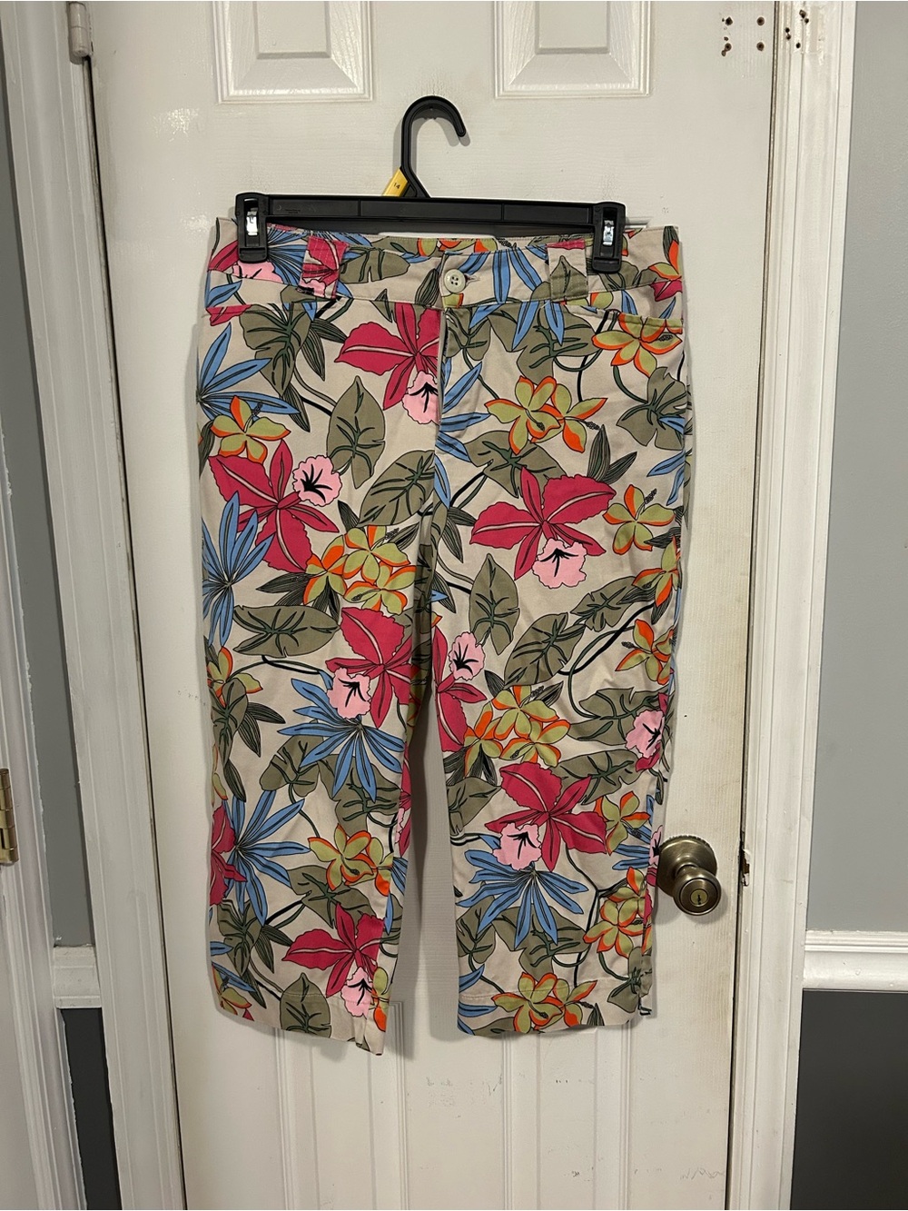 White Stag Floral Capri Pants